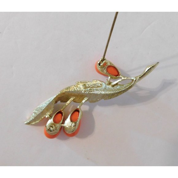 Vintage Sarah Coventry Bittersweet Pin Faux Coral Leaf Brooch Gold Tone 3.5x1.5 - Picture 5 of 7
